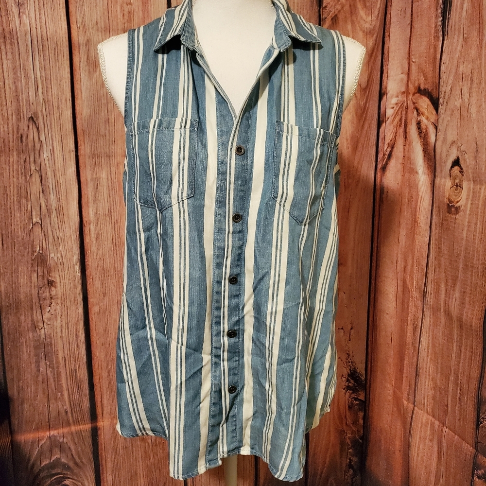 **SOLD**Harper Heritage Button Down/ Tie up Blouse - Picture 3 of 6